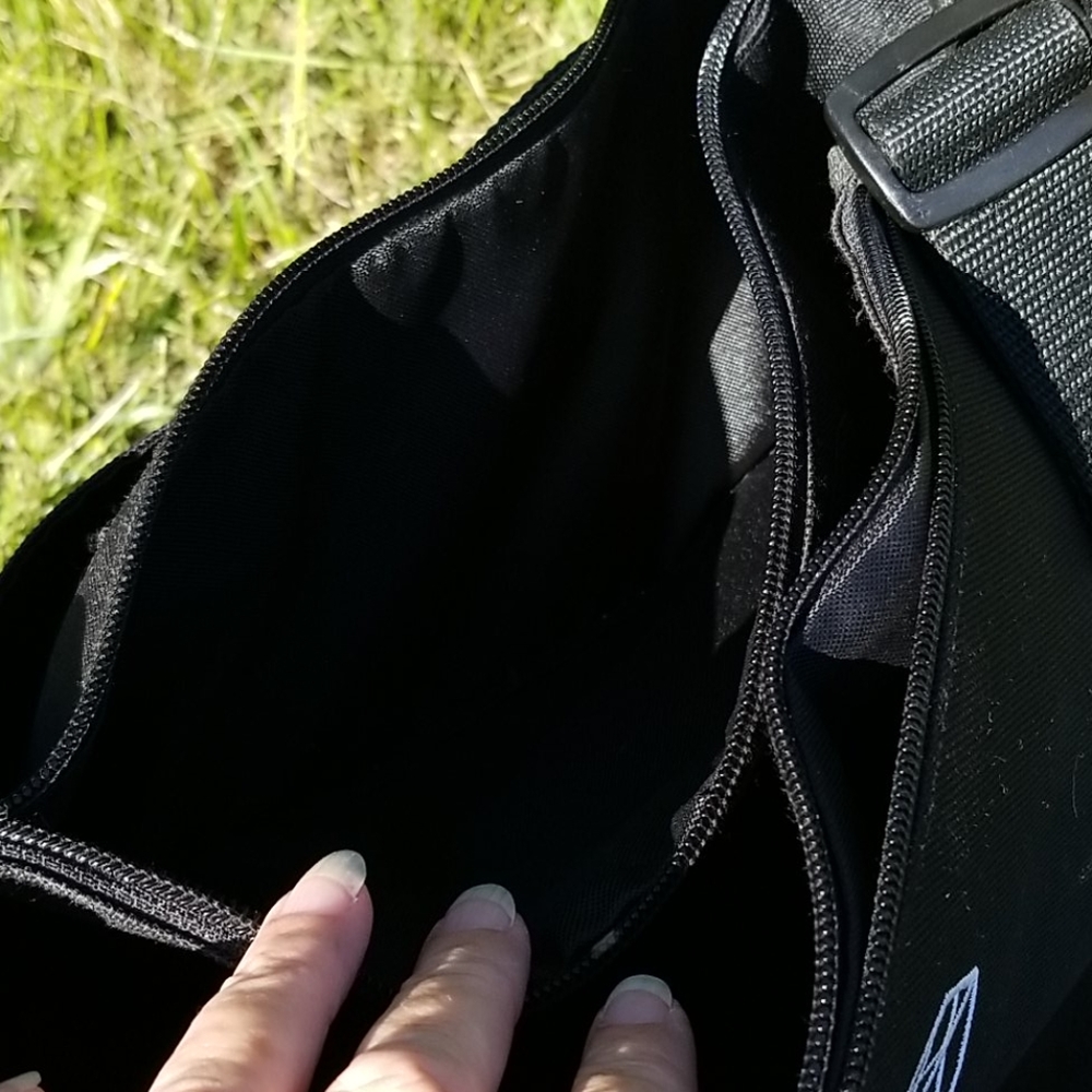 🎒COOKIE LEE MESSENGER BAG - Picture 10 of 12